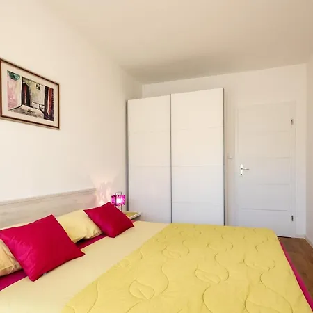 Sun & Salt Apartment